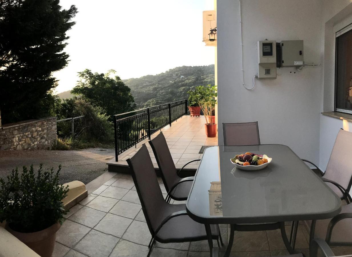 D & K Guest House Makrirrakhi Ngoại thất bức ảnh