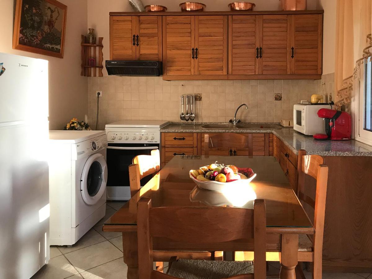 D & K Guest House Makrirrakhi Ngoại thất bức ảnh