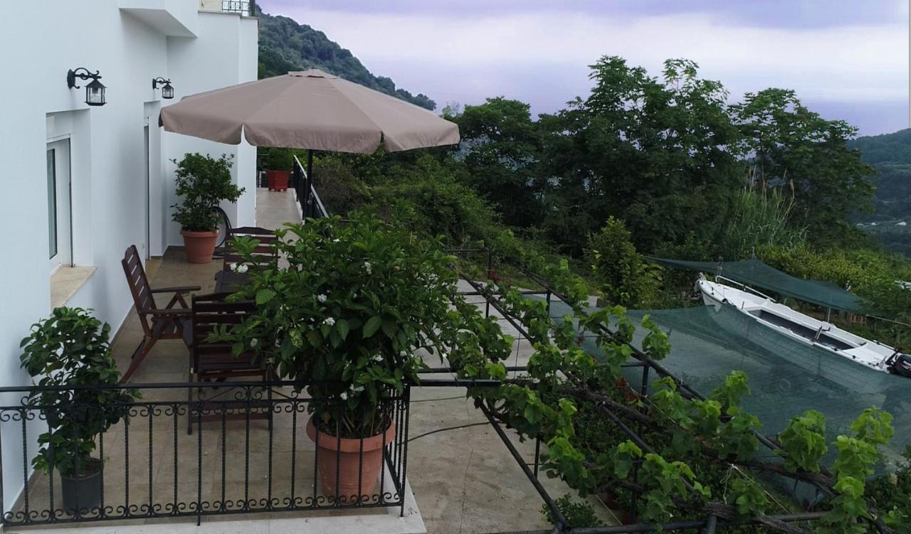 D & K Guest House Makrirrakhi Ngoại thất bức ảnh